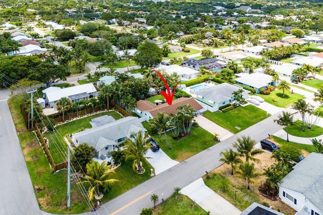 353 Mars Ave, House other with 2 bedrooms, 2 bathrooms and null parking in Tequesta FL | Image 32