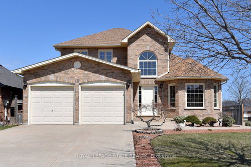 13 Chianti Cres, Stoney Creek, ON, L8E5W1 | Card Image