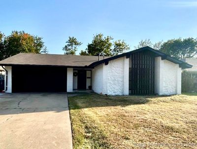 10634 E 18th Street, House other with 3 bedrooms, 2 bathrooms and null parking in Tulsa OK | Image 1