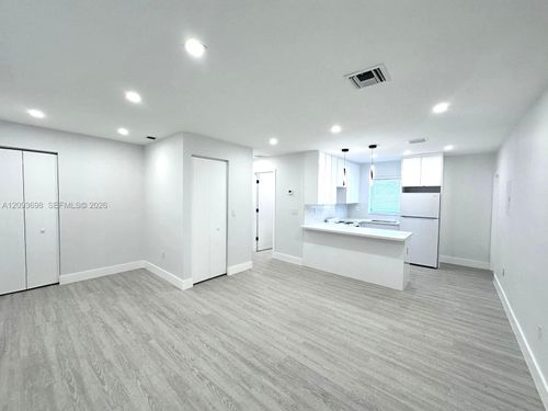 9-215 Zamora Ave, Coral Gables, FL, 33134-3932 | Card Image