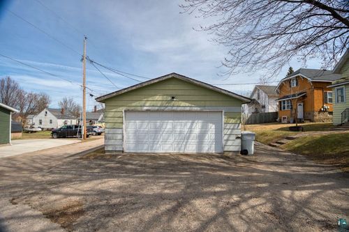 230 2nd St Nw, Chisholm, MN, 55719-1612 | Card Image