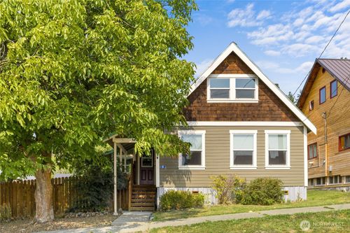 205 E Arizona Ave, Roslyn, WA, 98941-5825 | Card Image