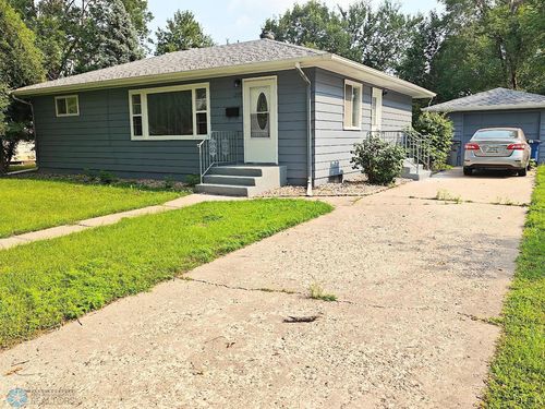 1309 16th Ave S, Moorhead, MN, 56560-3742 | Card Image