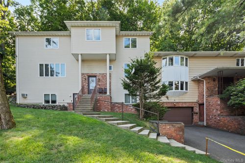 8 Harvest Ct, Monsey, NY, 10952-2945 | Card Image
