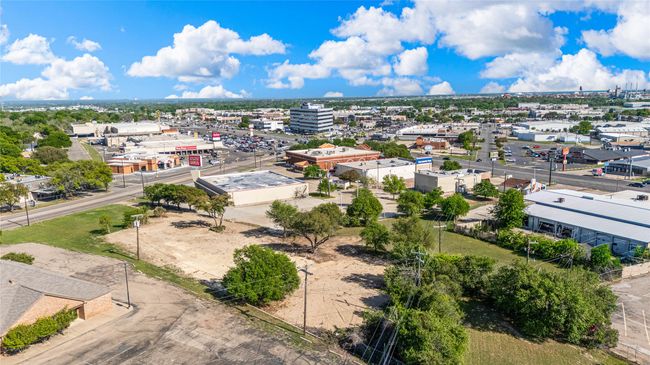 720 N New Rd, Home with 0 bedrooms, 0 bathrooms and null parking in Waco TX | Image 27