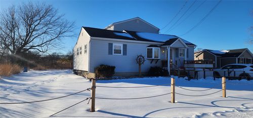 22 Blue Point Road, Brookhaven, NY, 11951 | Card Image