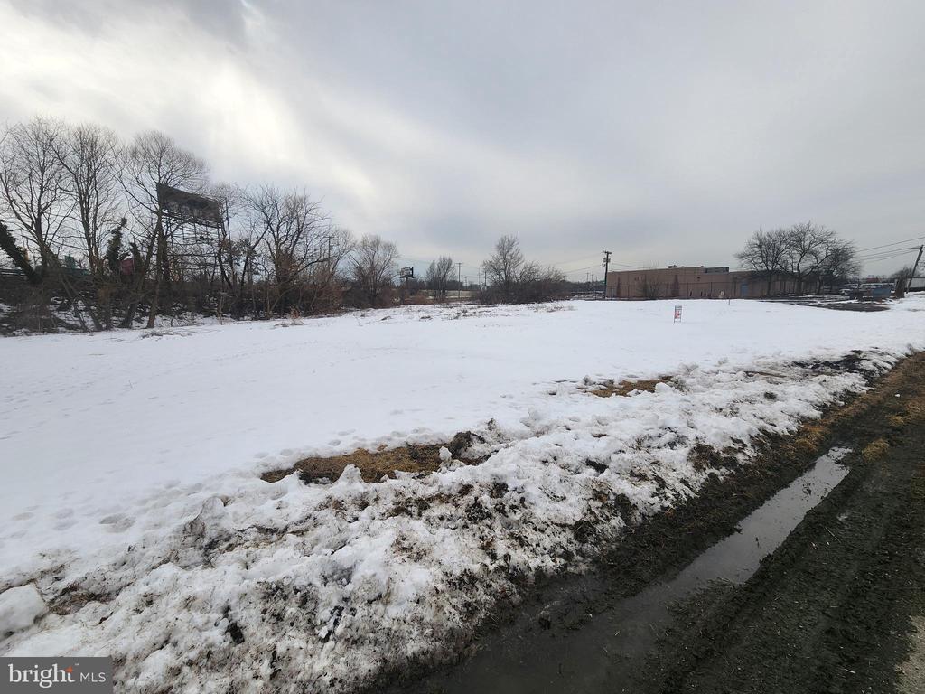 Land in PENNSAUKEN 5
