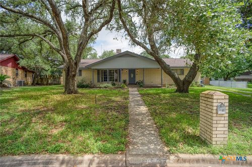 1705 Neuman St, Gonzales, TX, 78629-4354 | Card Image