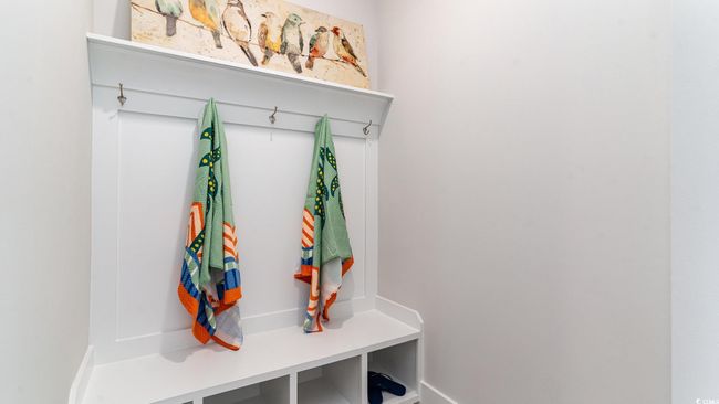 Mudroom with baseboards | Image 15