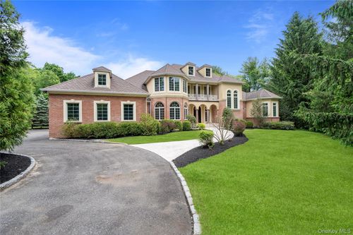 1960 Midlane S, Oyster Bay, NY, 11791 | Card Image