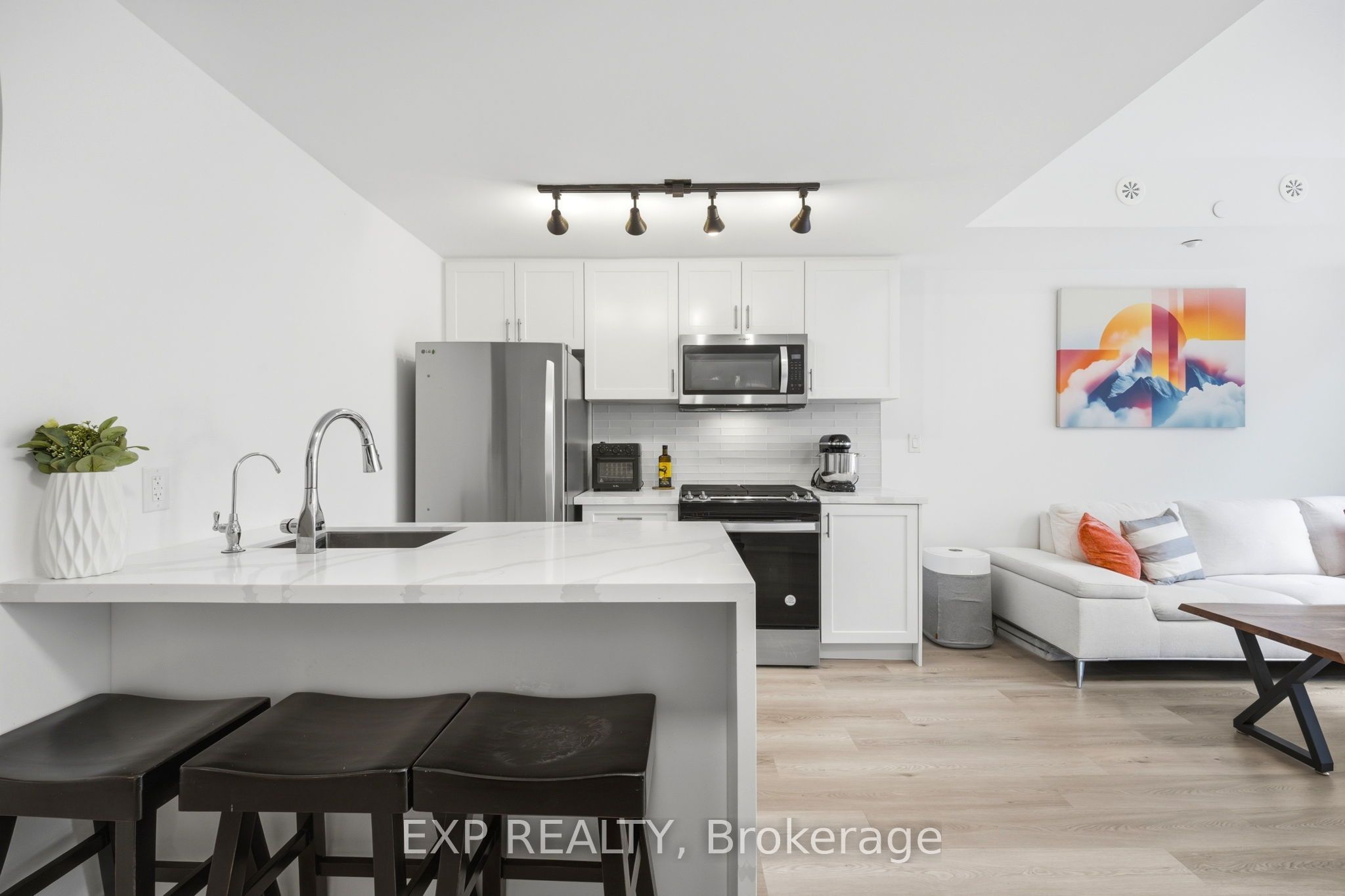 Residential Lease in Toronto E03 3