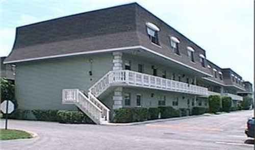 apt-d104-1901 Indian River Blvd, Vero Beach, FL, 32960-5250 | Card Image