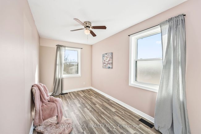 24 Mckeown Cres, House attached with 3 bedrooms, 2 bathrooms and 4 parking in Amherstview ON | Image 37