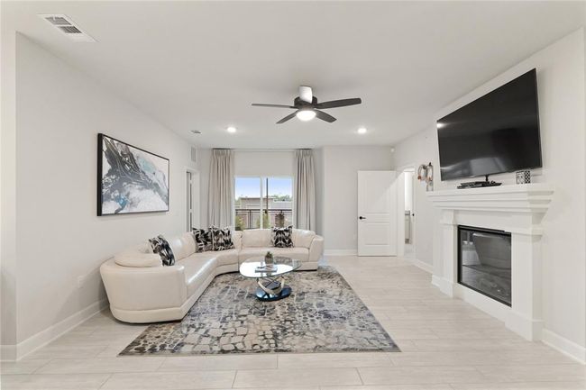 APT-1307 - 6804 Westview Dr, Townhouse with 3 bedrooms, 2 bathrooms and 1 parking in Houston TX | Image 7