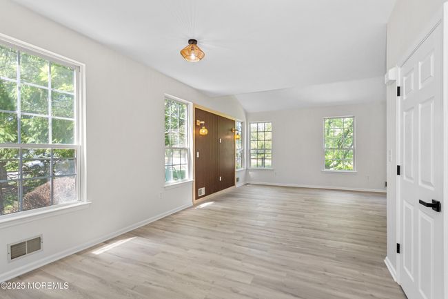 Living Room | Image 8