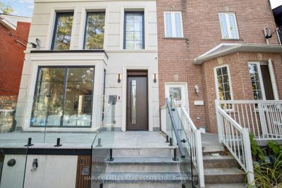 174 Lisgar St, Home with 4 bedrooms, 5 bathrooms and 2 parking in Toronto ON | Image 3