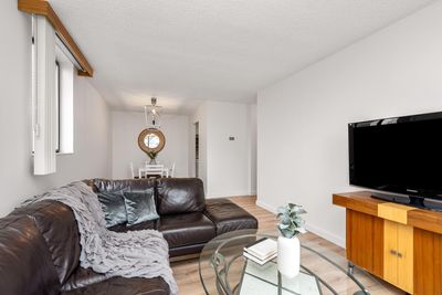 1003 - 620 7 Th Ave, Condo with 2 bedrooms, 1 bathrooms and 1 parking in New Westminster BC | Image 3