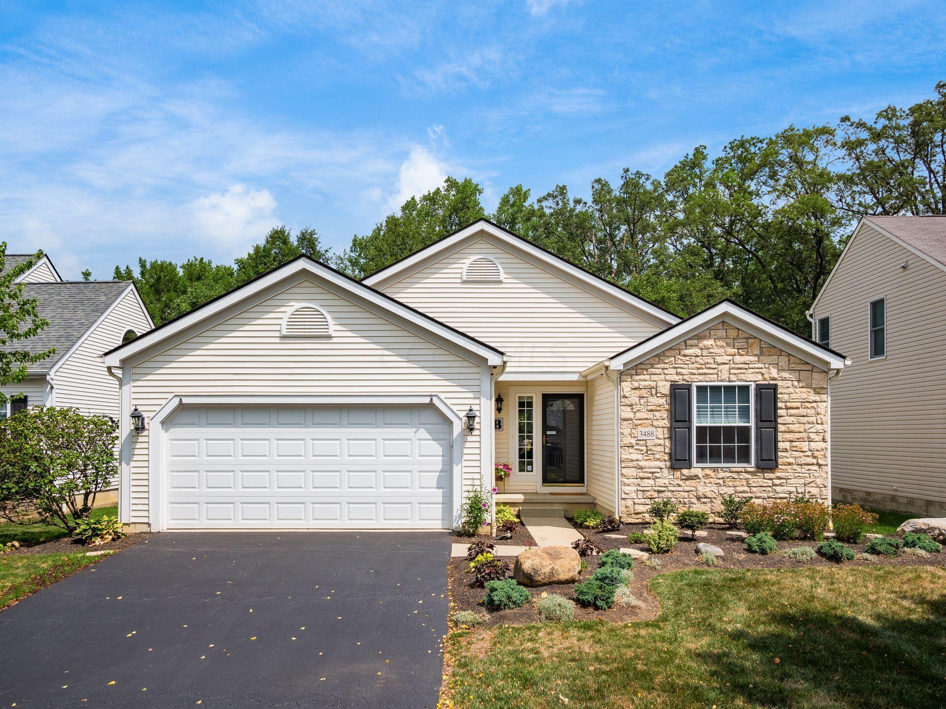 Brook Spring Dr, Grove City, OH 43123