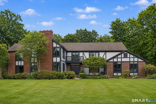 9 Brian Ln, Avon, CT, 06001-3530 | Card Image