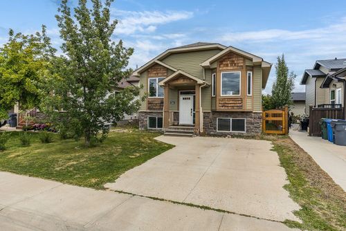 141 Somerset Road Se, Medicine Hat, AB, T1B0G7 | Card Image