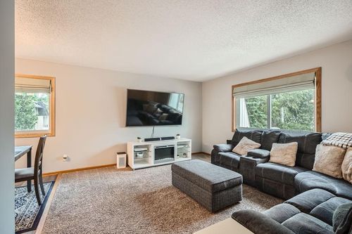 7551 Dawn Ave, Inver Grove Heights, MN, 55076-3135 | Card Image