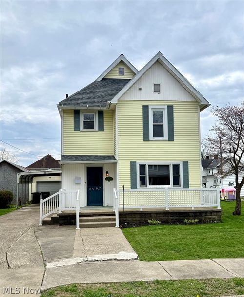 1011 Adams St, Coshocton, OH, 43812-1714 | Card Image