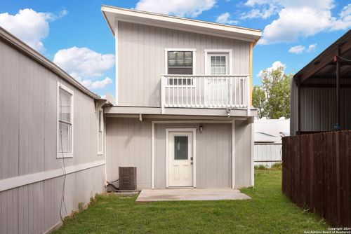161 Water St, Pipe Creek, TX, 78063-5721 | Card Image