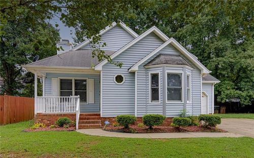 9 Jans Ct, Greensboro, NC, 27405-2831 | Card Image