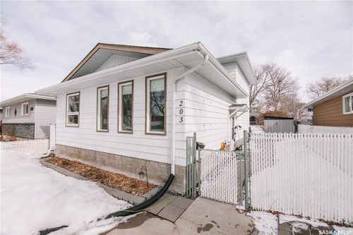 203 Paynter Cres, Regina, SK, S4X2A9 | Card Image