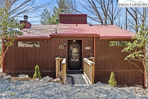 135 Clubhouse Rd, Beech Mountain, NC, 28604-8055 | Card Image