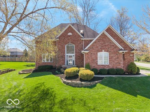 9011 Anchor Bay Dr, Indianapolis, IN, 46236-9328 | Card Image