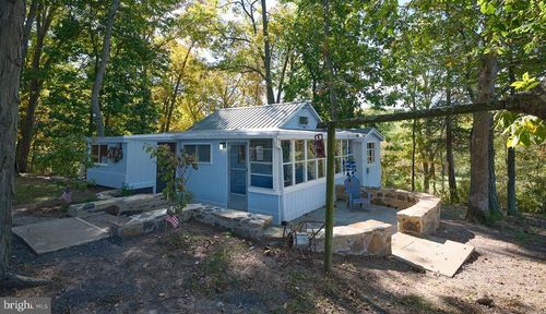 245-563 E Dark Hollow Rd, Pipersville, PA, 18947-9379 | Card Image