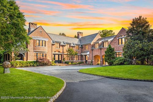 18 Sheraton Ln, Rumson, NJ, 07760-1131 | Card Image