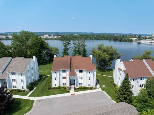 730 Centre Pl, Traverse City, MI, 49686-3369 | Card Image