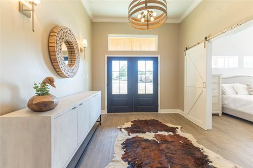 400 E Mill St, Round Top, TX, 78954-5143 | Card Image