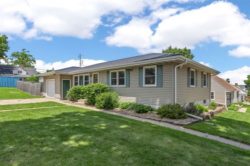 2228 Mallory St Sw, Cedar Rapids, IA, 52404-5636 | Card Image