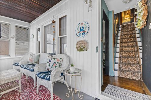 93 Albany St, Poughkeepsie, NY, 12601-1733 | Card Image