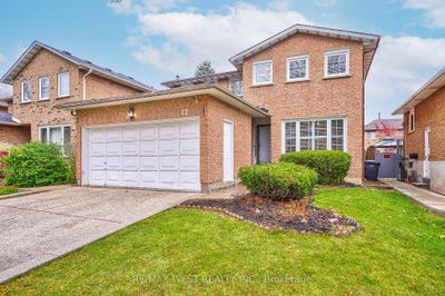 12 Lakecrest Trail, House other with 4 bedrooms, 4 bathrooms and 6 parking in Brampton ON | Image 1