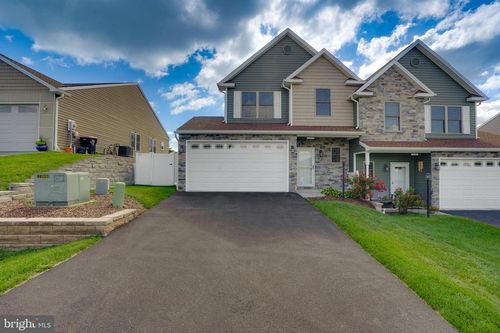 11196 Gopher Dr, WAYNESBORO, PA, 17268-8273 | Card Image