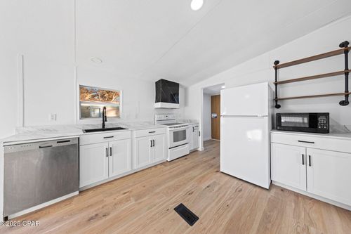 3735 E 6th St, Panama City, FL, 32401-5329 | Card Image