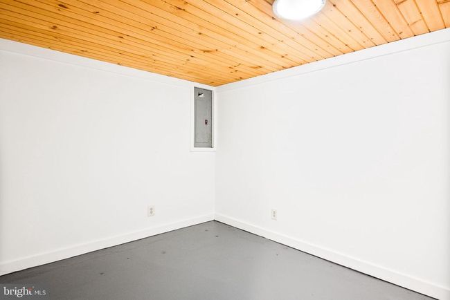 319 Hume Ave, Home with 2 bedrooms, 2 bathrooms and null parking in ALEXANDRIA VA | Image 15