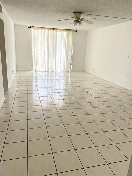 201-1830 Dixianna Street, Hollywood, FL, 33020 | Card Image