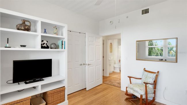 Guest Bedroom | Image 20