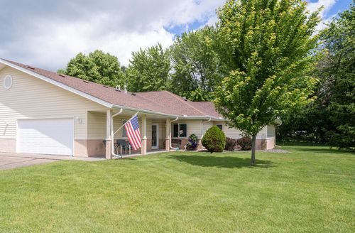 12998 Evergreen Dr, Lindstrom, MN, 55045-8086 | Card Image