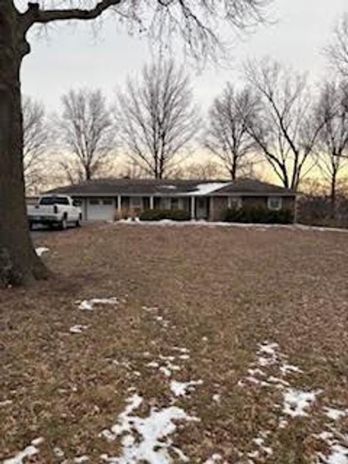 15293 Skyway Dr, Bonner Springs, KS, 66012-7129 | Card Image