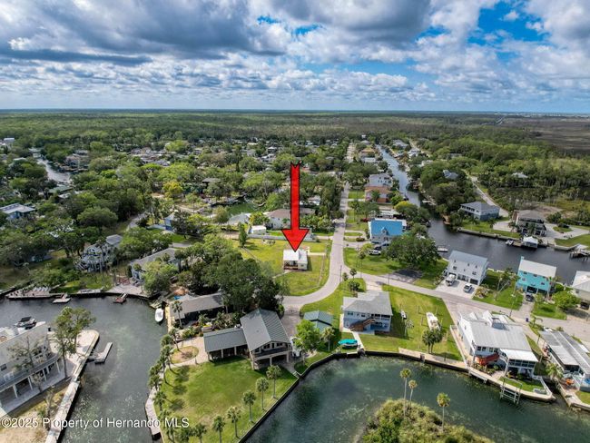7272 Westwind St, House other with 2 bedrooms, 1 bathrooms and null parking in Weeki Wachee FL | Image 5
