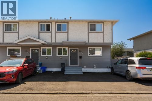 180 Mcarthur Pl, Townhouse with 3 bedrooms, 2 bathrooms and null parking in Prince George BC | Card Image