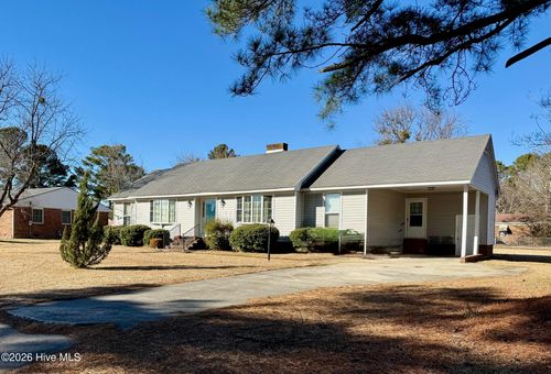 523 Village Dr, Winterville, NC, 28590-8996 | Card Image