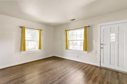 3132 B St, Sacramento, CA, 95816-3323 | Card Image