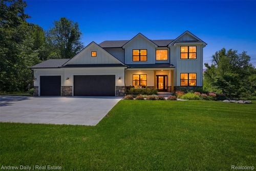 4661 Spears Rd, Pinckney, MI, 48169-8129 | Card Image